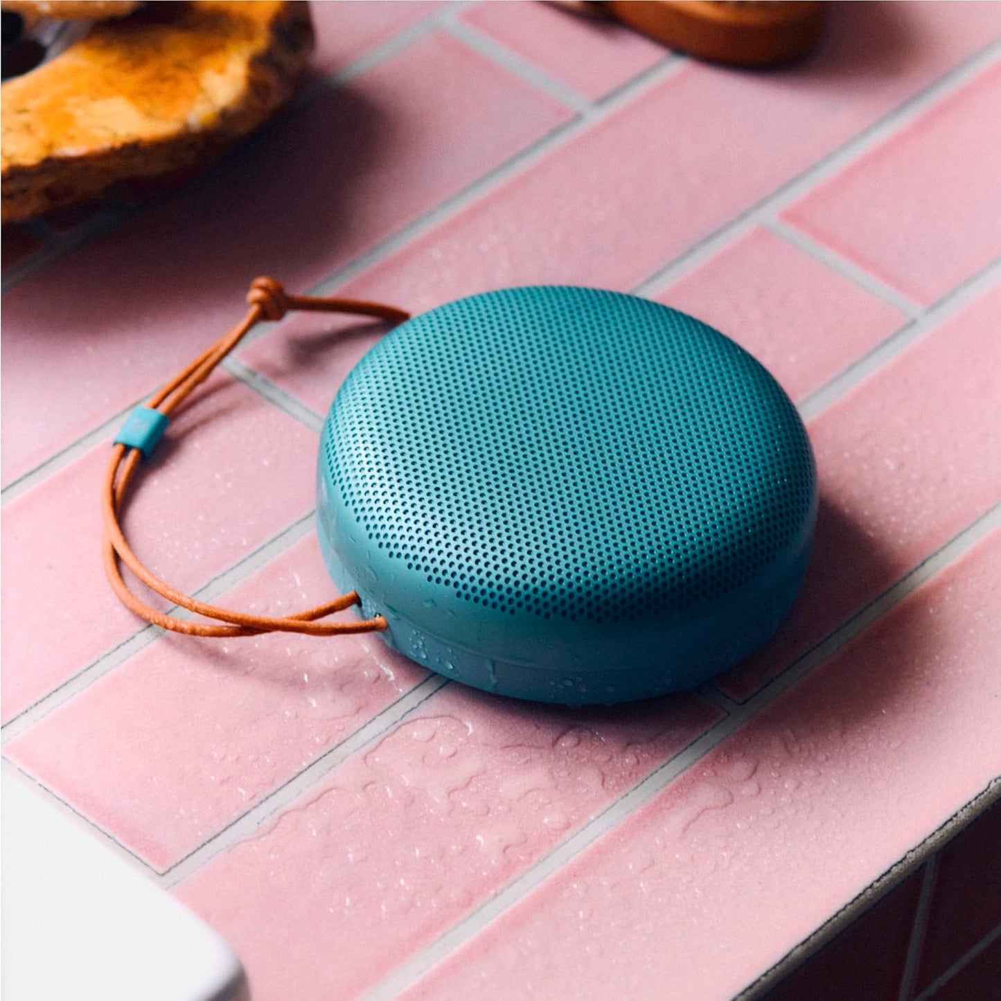Bang & Olufsen Beosound A1 3rd Gen. Bluetooth Lautsprecher Eucaltptus Green