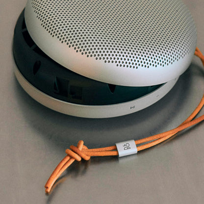 Bang & Olufsen Beosound A1 3rd Gen. Bluetooth Lautsprecher Natural Aluminium