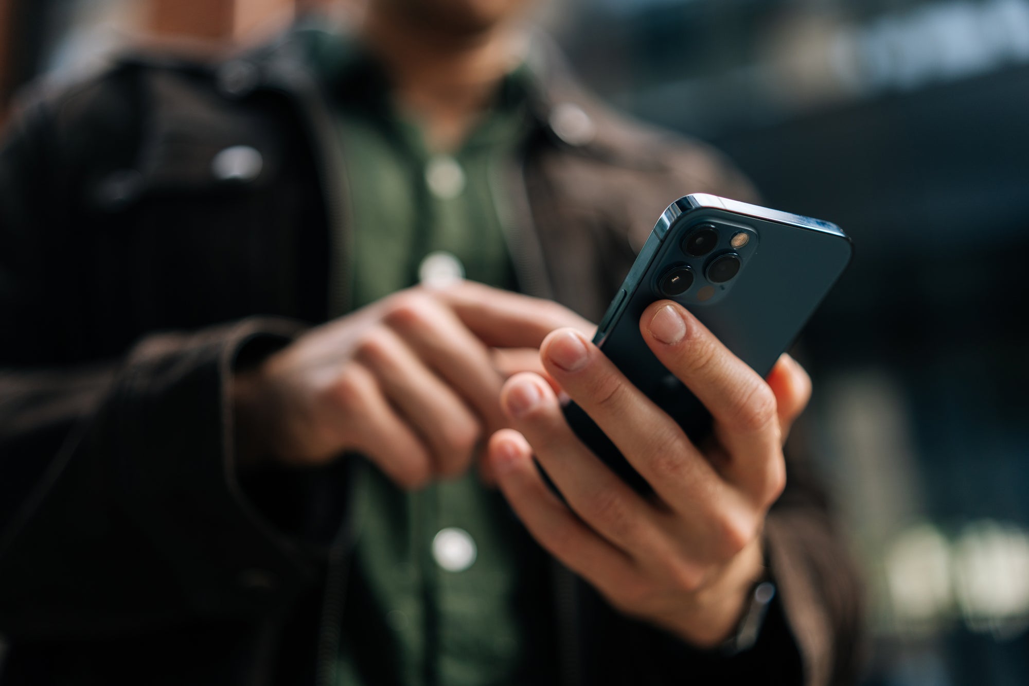 Smartphones & Wearables