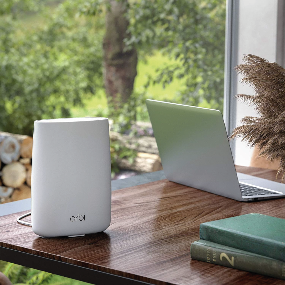 Netgear Orbi LBR20 4G LTE WLAN CAT18 Router bis 1.200 MBit/s AC2200 Tri-Band